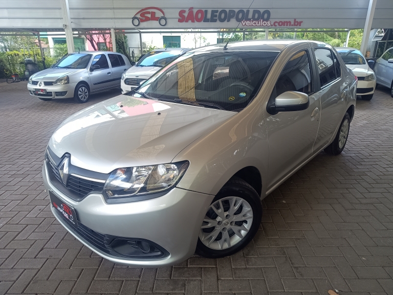 RENAULT - LOGAN - 2015/2016 - Prata - R$ 42.900,00