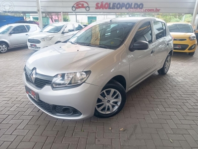 RENAULT - SANDERO 1.0 AUTHENTIQUE 12V FLEX 4P MANUAL - 2014/2015 - PRATA - R$ 37.900,00