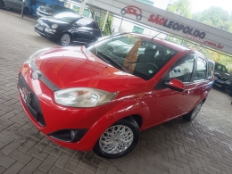 FORD - FIESTA - 2013/2014 - Vermelha - R$ 34.900,00