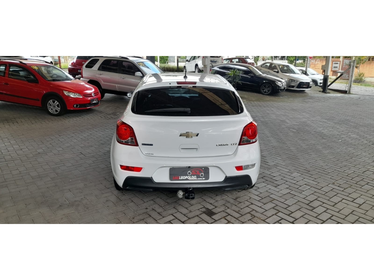CHEVROLET - CRUZE - 2012/2013 - Branca - R$ 57.900,00