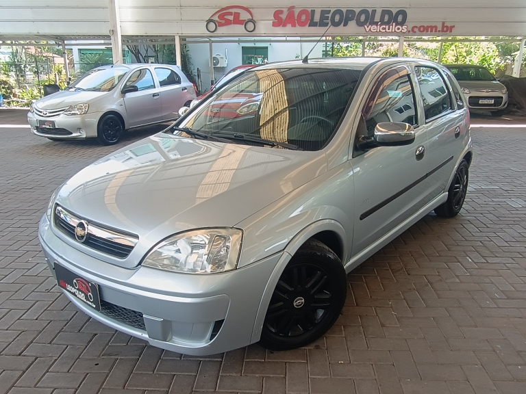 CHEVROLET - CORSA - 2008/2008 - Prata - R$ 25.900,00