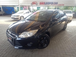 FORD - FOCUS - 2013/2014 - Preta - R$ 55.900,00