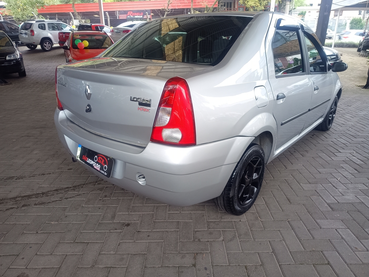 RENAULT - LOGAN - 2008/2008 - Prata - R$ 25.900,00