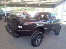 FORD - RANGER 2.3 XLS SPORT 16V 4X2 CS 2P MANUAL - 2008/2009 - PRETA - R$ 58.900,00