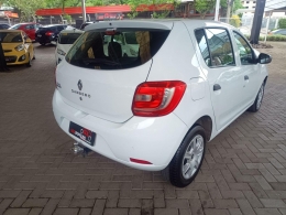 RENAULT - SANDERO - 2015/2015 - Branca - R$ 37.900,00