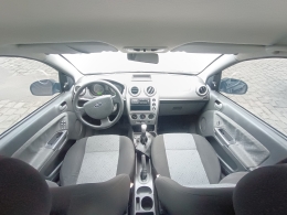 FORD - FIESTA - 2011/2012 - Preta - R$ 33.900,00