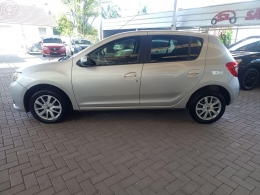 RENAULT - SANDERO 1.6 EXPRESSION 8V FLEX 4P MANUAL - 2015/2016 - PRATA - R$ 42.900,00