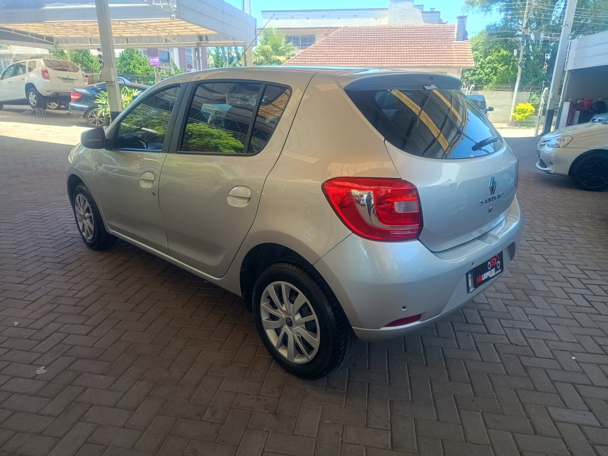 RENAULT - SANDERO - 2017/2018 - Prata - R$ 40.900,00