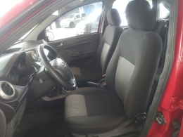 FORD - FIESTA - 2013/2014 - Vermelha - R$ 34.900,00