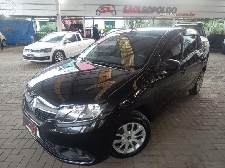 RENAULT - SANDERO 1.6 EXPRESSION 16V FLEX 4P MANUAL - 2015/2016 - PRETA - R$ 42.900,00