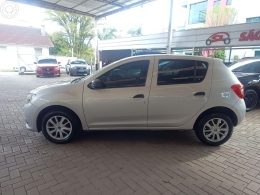 RENAULT - SANDERO 1.0 AUTHENTIQUE 12V FLEX 4P MANUAL - 2014/2015 - PRATA - R$ 37.900,00