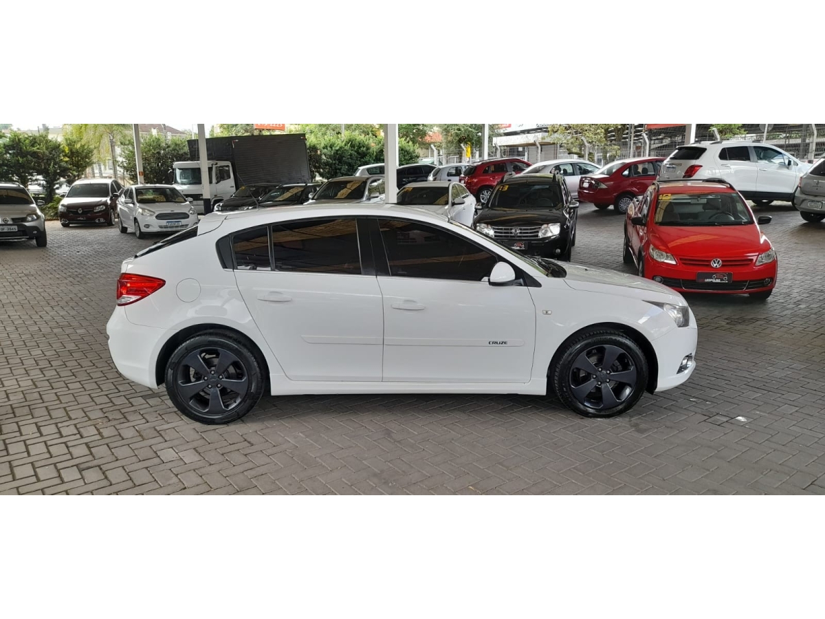 CHEVROLET - CRUZE - 2012/2013 - Branca - R$ 57.900,00
