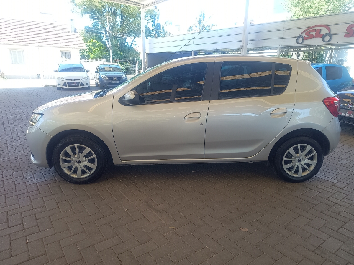 RENAULT - SANDERO - 2017/2018 - Prata - R$ 40.900,00