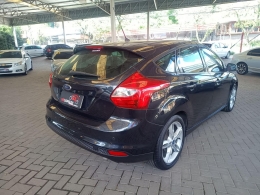 FORD - FOCUS 1.6 S 16V FLEX 4P MANUAL - 2014/2015 - PRETA - R$ 57.900,00