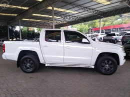 VOLKSWAGEN - AMAROK 2.0 S 4X4 CD 16V TURBO INTERCOOLER DIESEL 4P MANUAL - 2013/2014 - BRANCA - R$ 83.900,00