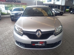 RENAULT - SANDERO 1.0 AUTHENTIQUE 12V FLEX 4P MANUAL - 2014/2015 - PRATA - R$ 37.900,00