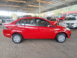 FORD - FIESTA - 2013/2014 - Vermelha - R$ 34.900,00