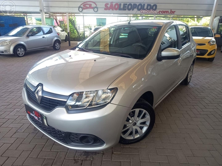 RENAULT - SANDERO 1.6 EXPRESSION 8V FLEX 4P MANUAL - 2015/2016 - PRATA - R$ 42.900,00