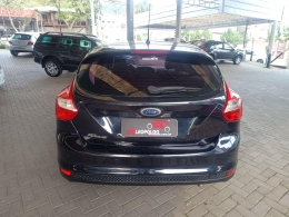 FORD - FOCUS 1.6 S 16V FLEX 4P MANUAL - 2013/2014 - PRETA - R$ 55.900,00