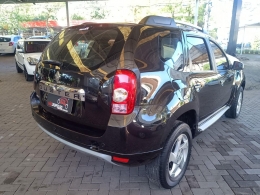 RENAULT - DUSTER 1.6 DYNAMIQUE 4X2 16V FLEX 4P MANUAL - 2014/2015 - PRETA - R$ 55.900,00