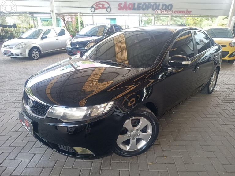 KIA MOTORS - CERATO 1.6 EX2 SEDAN 16V 4P MANUAL - 2010/2011 - PRETA - R$ 40.900,00