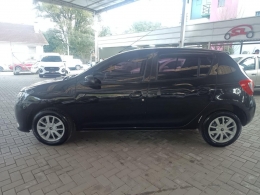 RENAULT - SANDERO - 2015/2016 - Preta - R$ 42.900,00