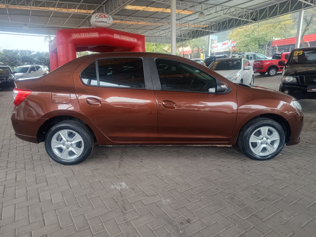 RENAULT - LOGAN - 2014/2015 - Marrom - R$ 42.900,00