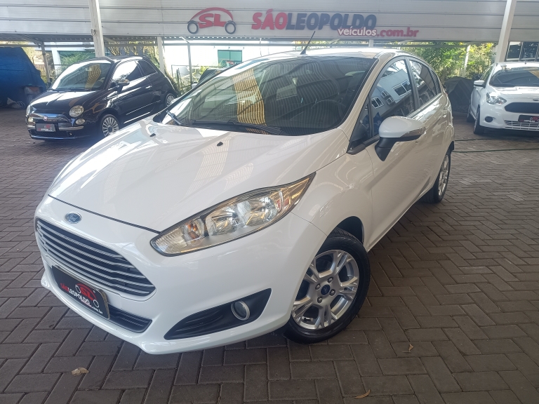 FORD - FIESTA - 2015/2015 - Branca - R$ 47.900,00