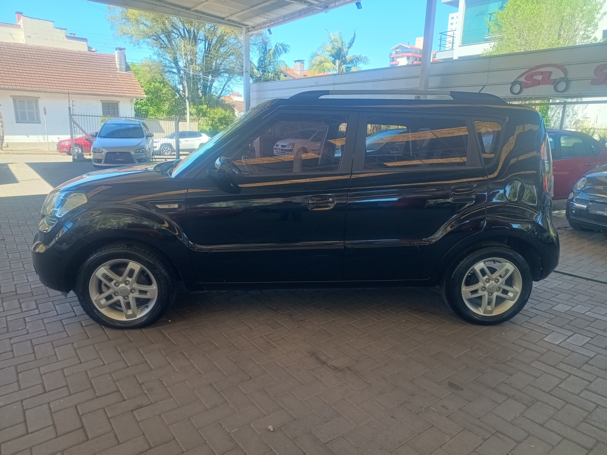 KIA MOTORS - SOUL - 2010/2010 - Preta - R$ 41.900,00