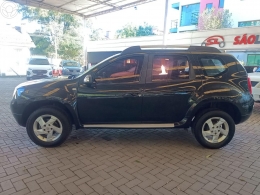 RENAULT - DUSTER 1.6 DYNAMIQUE 4X2 16V FLEX 4P MANUAL - 2014/2015 - PRETA - R$ 55.900,00