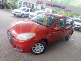 RENAULT - SANDERO - 2011/2012 - Vermelha - R$ 32.900,00