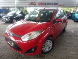 FORD - FIESTA - 2013/2014 - Vermelha - R$ 34.900,00