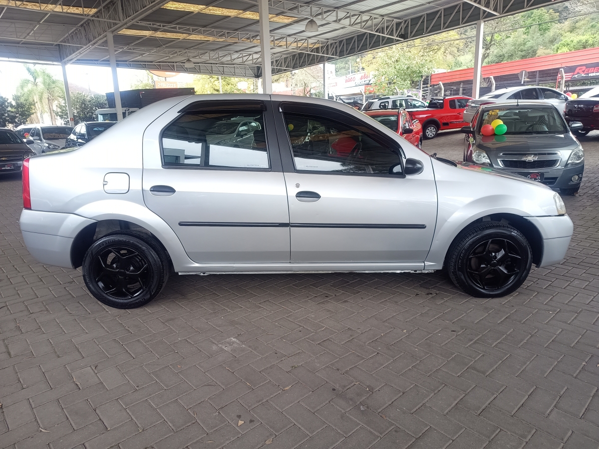 RENAULT - LOGAN - 2008/2008 - Prata - R$ 25.900,00