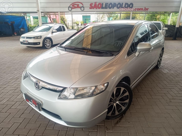 HONDA - CIVIC 1.8 LXS 16V FLEX 4P AUTOMATICO - 2007/2008 - PRATA - R$ 45.900,00