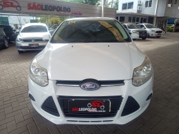 FORD - FOCUS - 2013/2014 - Branca - R$ 55.900,00