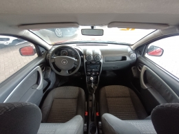 RENAULT - SANDERO - 2011/2012 - Vermelha - R$ 32.900,00