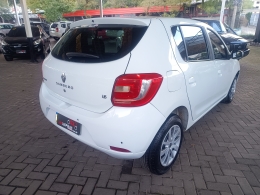 RENAULT - SANDERO - 2015/2016 - Branca - R$ 42.900,00