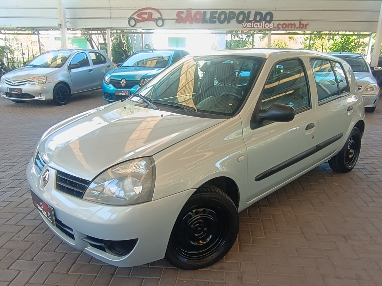 RENAULT - CLIO - 2008/2009 - Prata - R$ 14.900,00