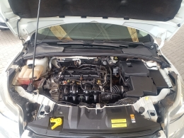 FORD - FOCUS - 2013/2014 - Branca - R$ 55.900,00