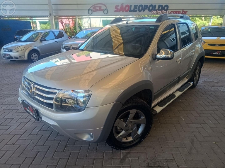 RENAULT - DUSTER 1.6 DYNAMIQUE 4X2 16V FLEX 4P MANUAL - 2013/2014 - CINZA - R$ 52.900,00