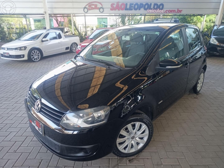 VOLKSWAGEN - FOX 1.6 MSI TRENDLINE 8V FLEX 4P MANUAL - 2014/2014 - PRETA - R$ 42.900,00