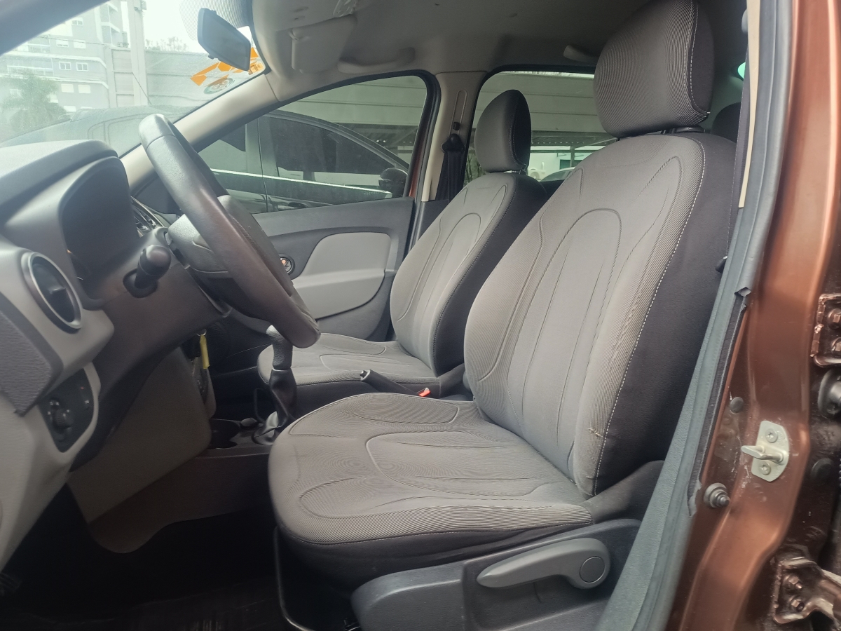 RENAULT - LOGAN - 2014/2015 - Marrom - R$ 42.900,00