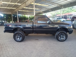 FORD - RANGER 2.3 XLS SPORT 16V 4X2 CS 2P MANUAL - 2008/2009 - PRETA - R$ 58.900,00