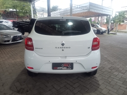RENAULT - SANDERO - 2015/2016 - Branca - R$ 42.900,00
