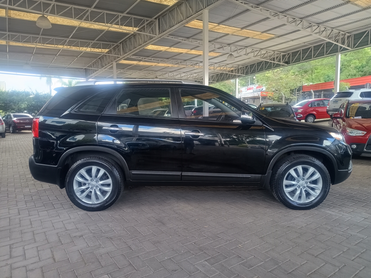 KIA MOTORS - SORENTO - 2012/2012 - Preta - R$ 55.900,00