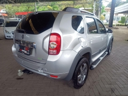 RENAULT - DUSTER 1.6 DYNAMIQUE 4X2 16V FLEX 4P MANUAL - 2013/2014 - CINZA - R$ 52.900,00