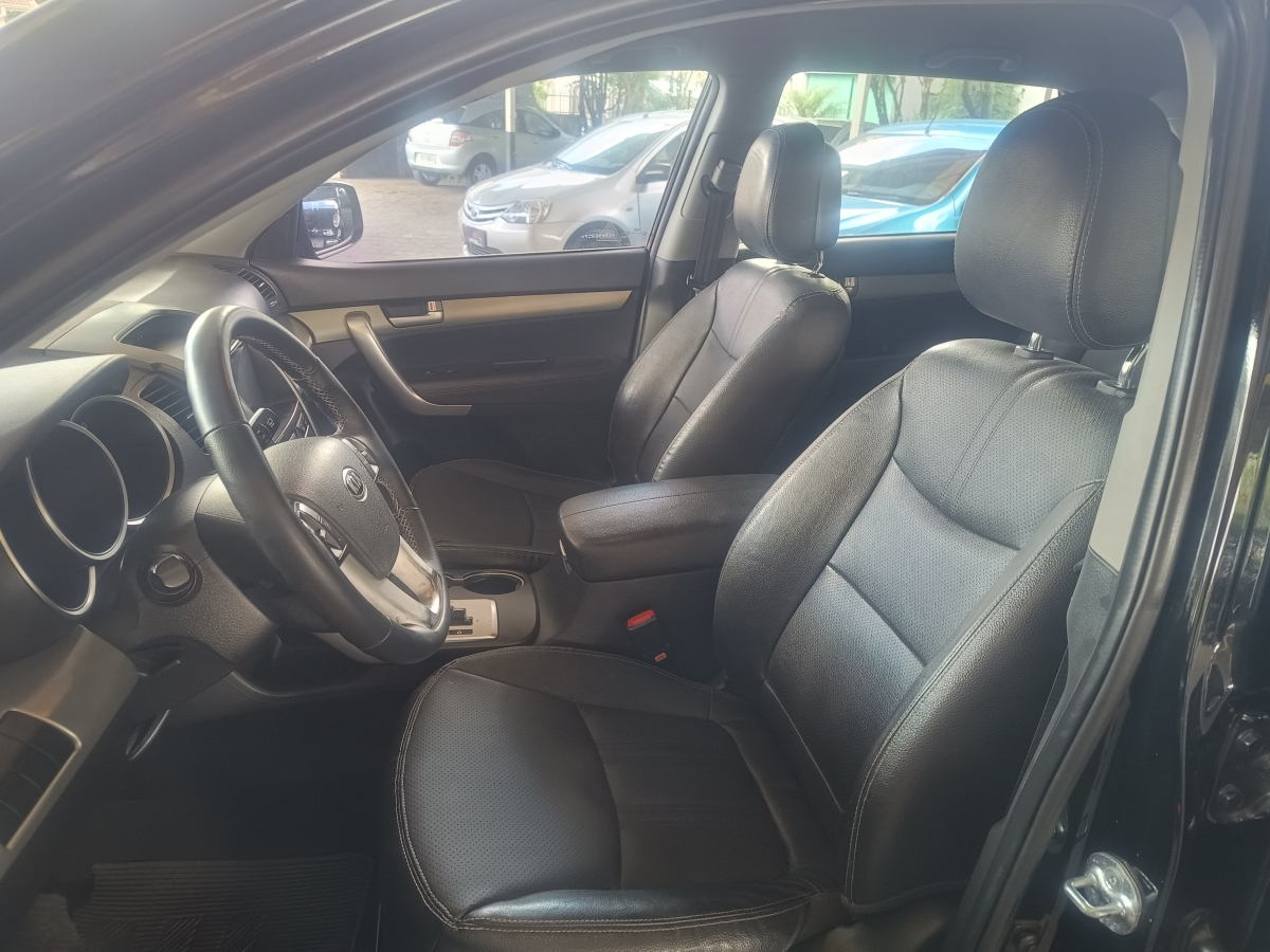 KIA MOTORS - SORENTO - 2012/2012 - Preta - R$ 55.900,00