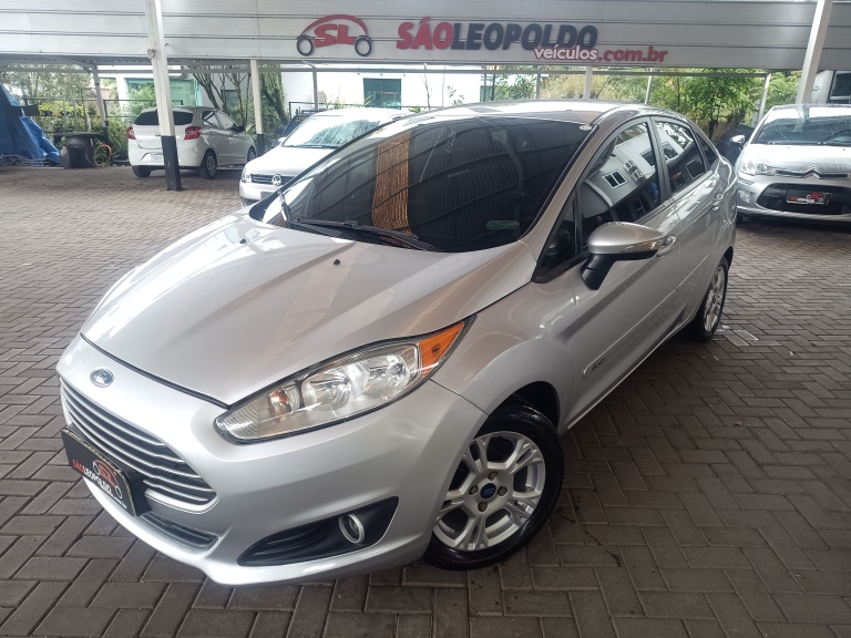 FORD - FIESTA - 2014/2014 - Prata - R$ 45.900,00