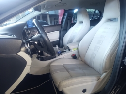 MERCEDES-BENZ - GLA 200 - 2019/2020 - Preta - R$ 135.900,00