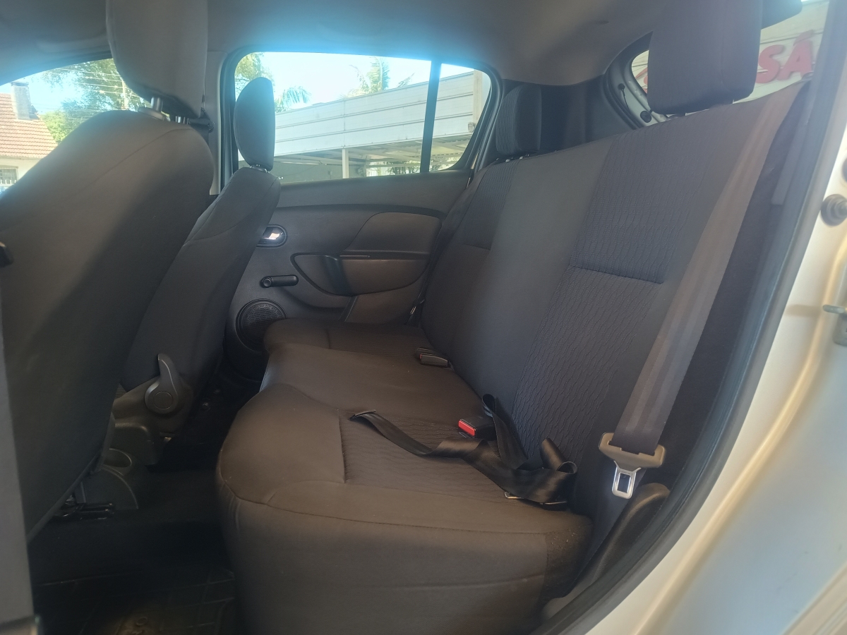 RENAULT - SANDERO - 2017/2018 - Prata - R$ 40.900,00